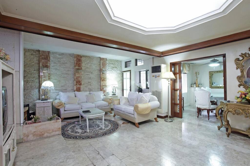 Big House In Quezon City Манила Экстерьер фото
