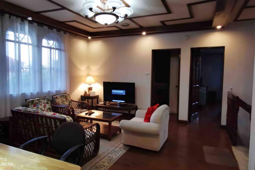 Big House In Quezon City Манила Экстерьер фото