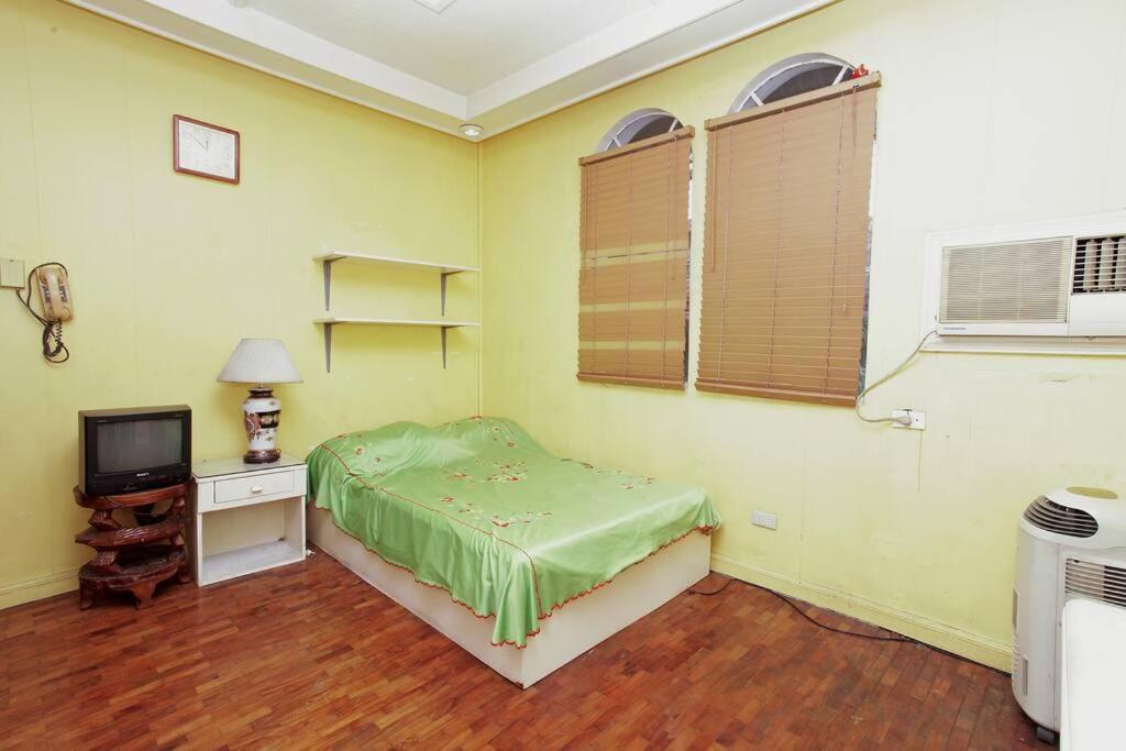 Big House In Quezon City Манила Экстерьер фото