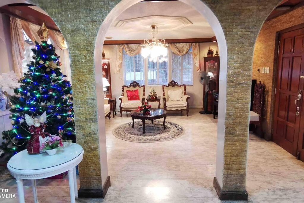Big House In Quezon City Манила Экстерьер фото