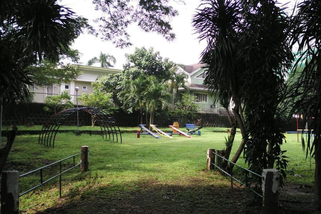 Big House In Quezon City Манила Экстерьер фото