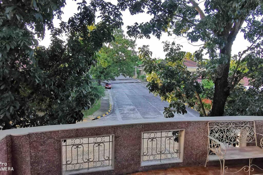 Big House In Quezon City Манила Экстерьер фото